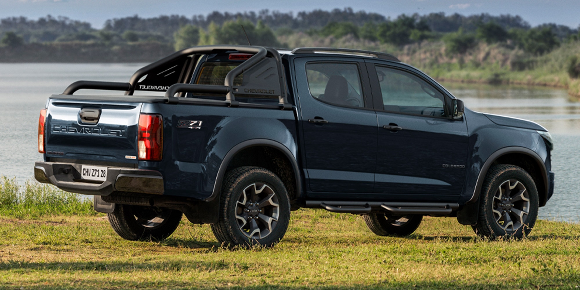 Chevrolet Colorado pickup 4x4 vista lateral trasera